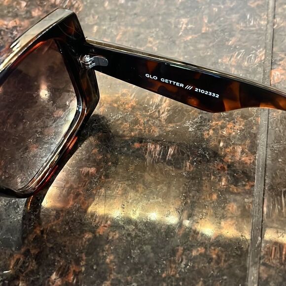 NWT Le Specs Glo Getter Tortoise Sunglasses main image 9